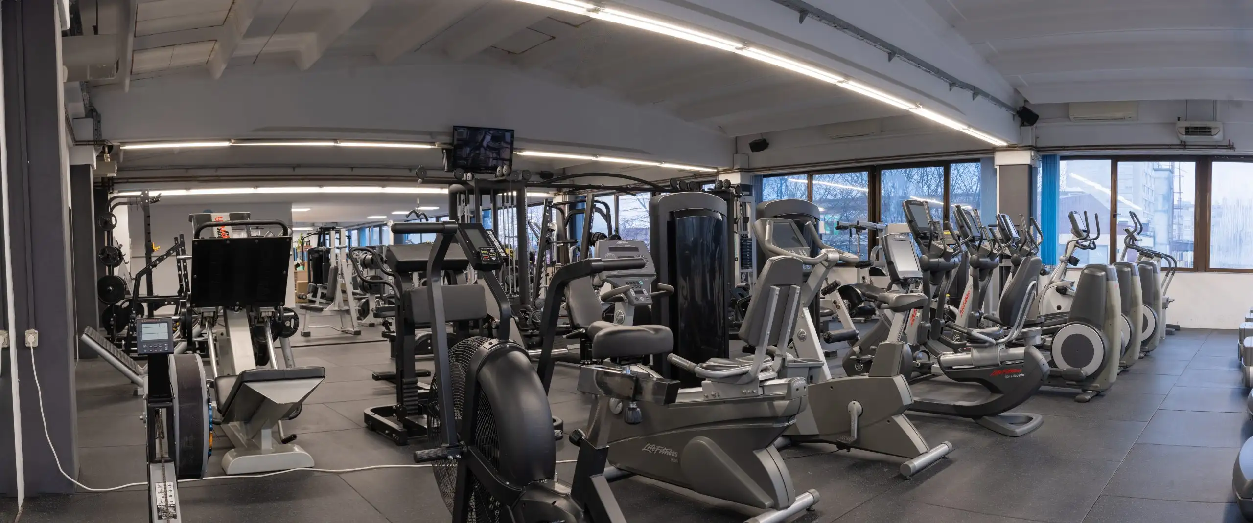 Viva Sport fitness centar Zagreb Dubrava sprave